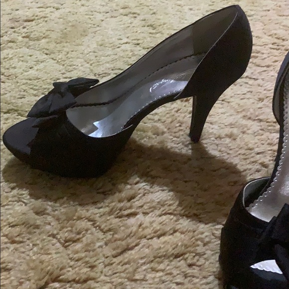 High heels - Picture 2 of 3